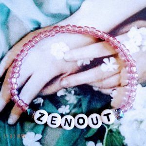 ZEN OUT // Glass Bead Bracelet